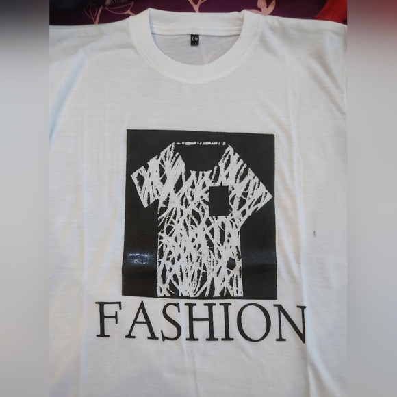 UNISEX T-SHIRT - Picture 4 of 5